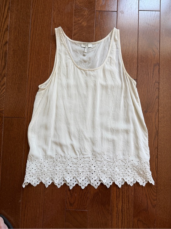Joie Tops - Women’s Joie Cream Eyelet-Hem Sleeveless Tank. 100% Silk. Size XS.